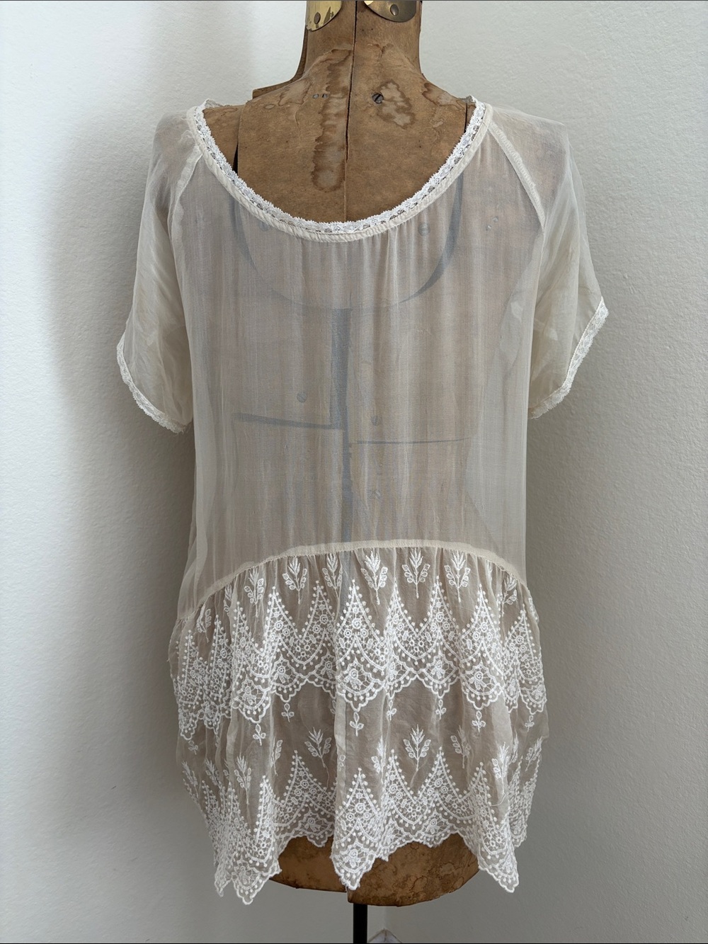 Boho Sheer Lace-Hem Tunic Top - White